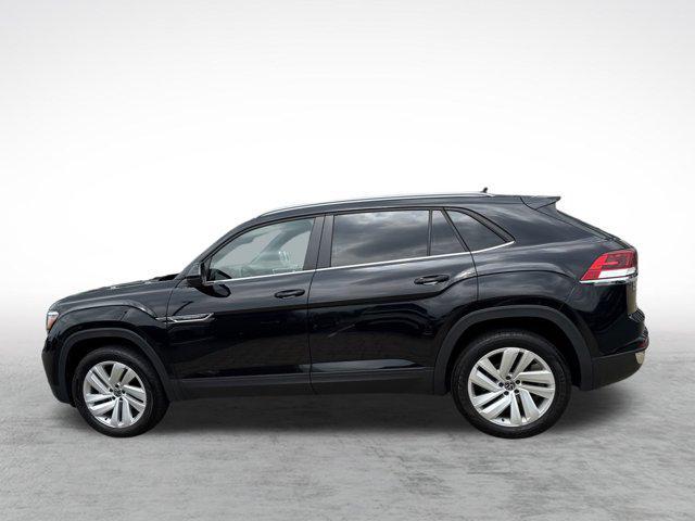 Photo of 2022 Deep Black Volkswagen Atlas Cross Sport