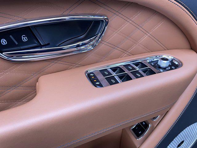 Photo of 2023 Onyx Bentley Bentayga