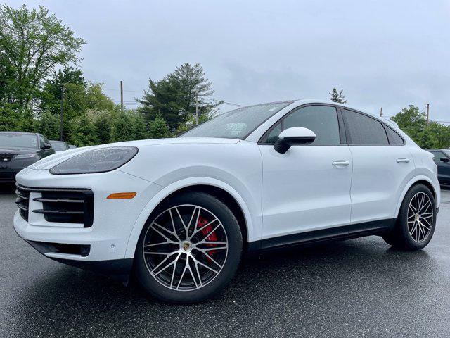 Photo of 2024 White Porsche Cayenne