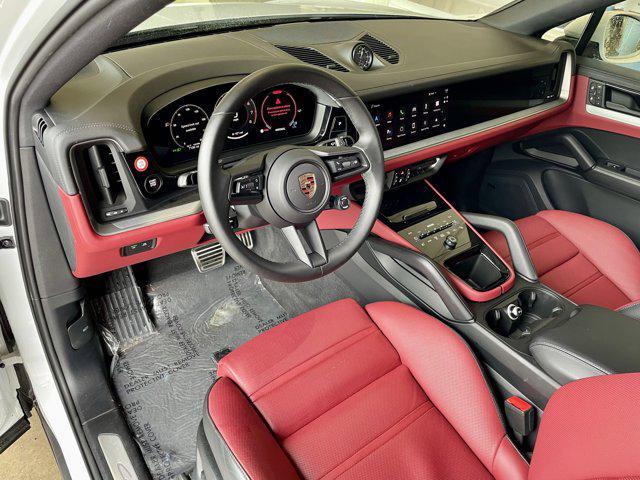 Photo of 2024 White Porsche Cayenne