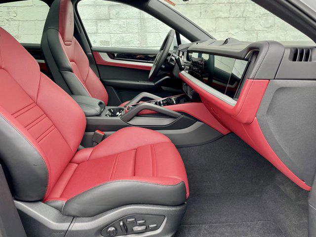 Photo of 2024 White Porsche Cayenne
