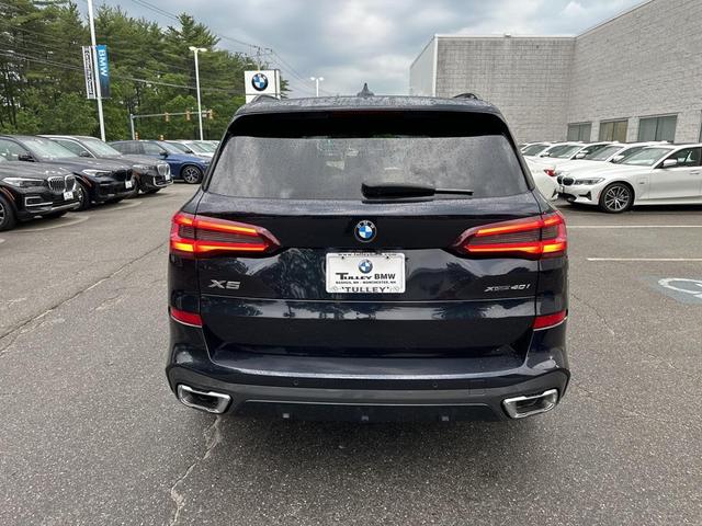 Photo of 2022 Carbon Black Metallic BMW X5