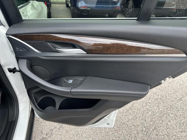 Photo of 2022 Alpine White BMW X3