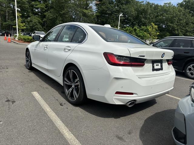 Photo of 2024 Alpine White BMW 330
