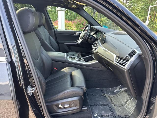 Photo of 2022 Black Sapphire Metallic BMW X5