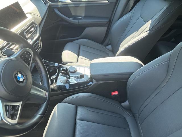Photo of 2024 Carbon Black Metallic BMW X3