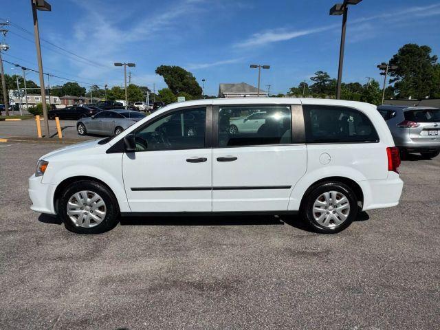 Photo of 2016 White Dodge Grand Caravan