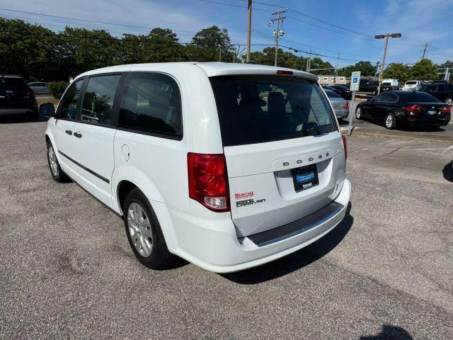 Photo of 2016 White Dodge Grand Caravan
