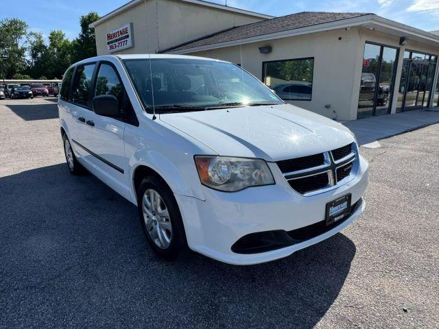 Photo of 2016 White Dodge Grand Caravan