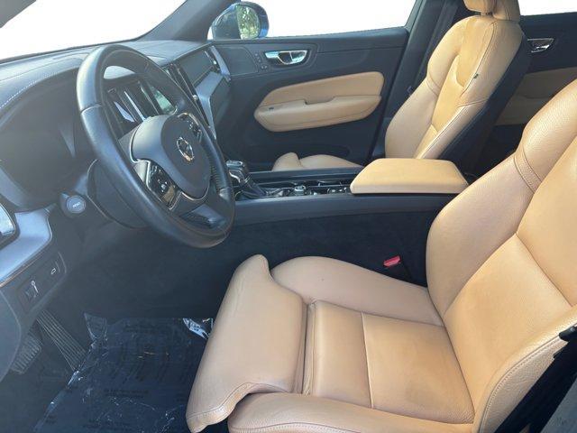 Photo of 2019 Blue Volvo XC60