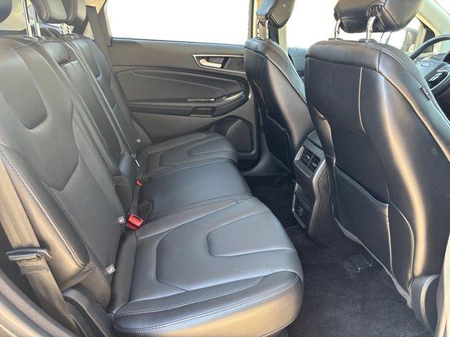 Photo of 2017 Magnetic Metallic Ford Edge