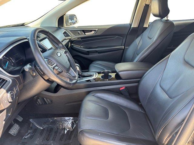 Photo of 2017 Magnetic Metallic Ford Edge