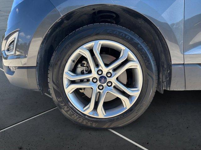 Photo of 2017 Magnetic Metallic Ford Edge