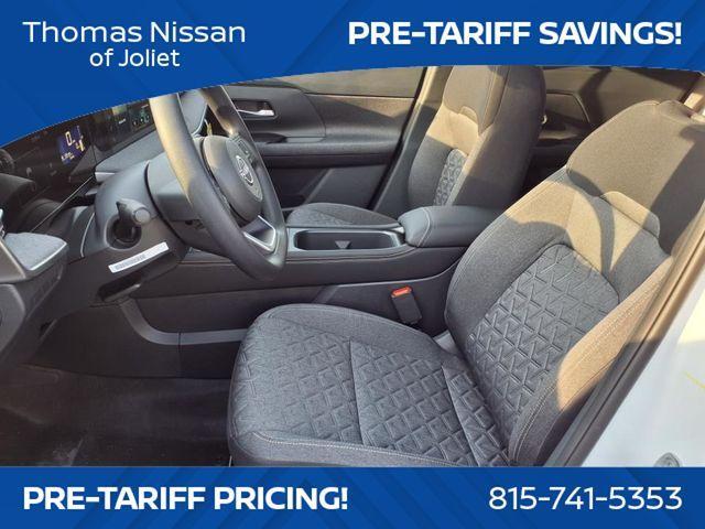Photo of 2025 Aspen White Tri Nissan Kicks