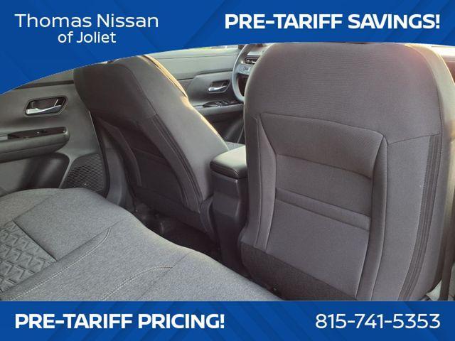 Photo of 2025 Aspen White Tri Nissan Kicks