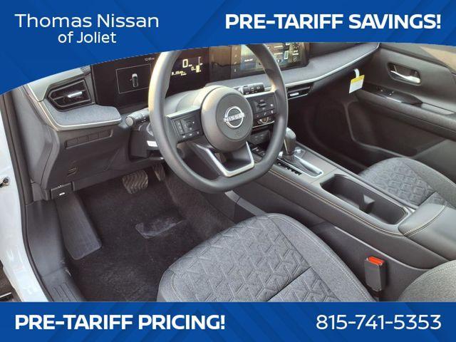 Photo of 2025 Aspen White Tri Nissan Kicks