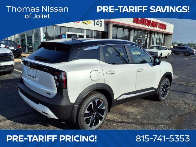 Photo of 2025 2t Wht Blk Roof Nissan Kicks
