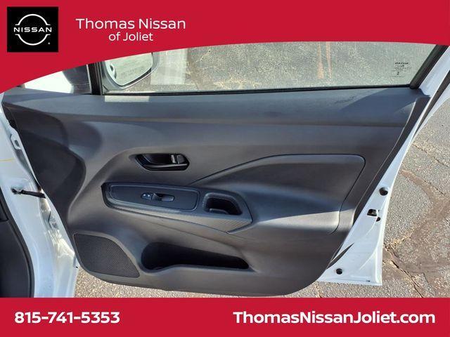 Photo of 2025 Cloud White Nissan Versa
