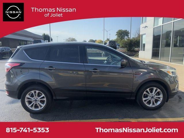 Photo of 2017 Gray Ford Escape