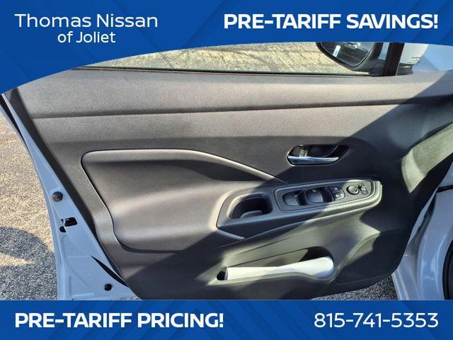 Photo of 2025 Gray Sky Pearl Nissan Versa