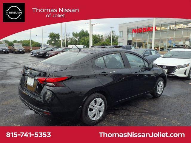 Photo of 2025 Black Nissan Versa