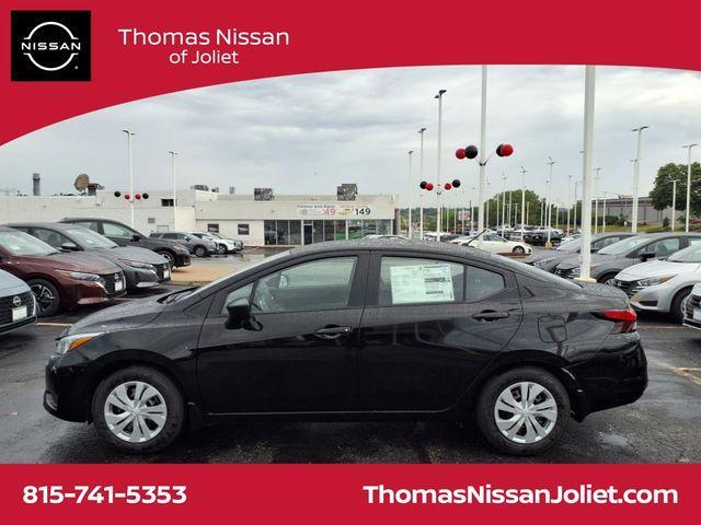 Photo of 2025 Black Nissan Versa