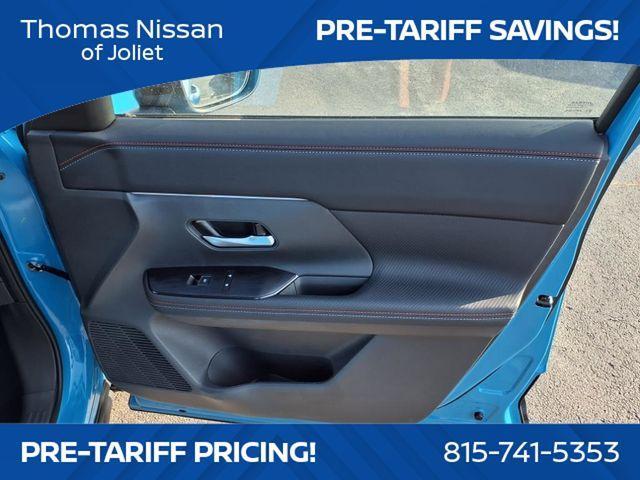 Photo of 2025 2t Ice Blk Roof Nissan Kicks
