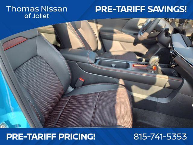 Photo of 2025 2t Ice Blk Roof Nissan Kicks