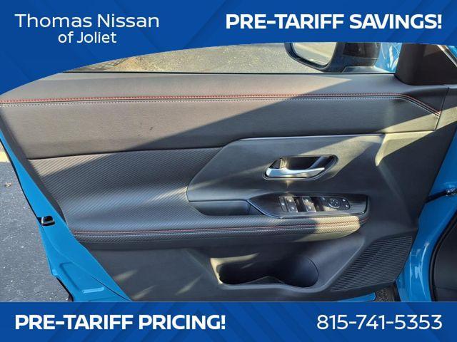 Photo of 2025 2t Ice Blk Roof Nissan Kicks