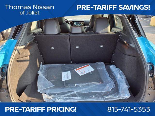 Photo of 2025 2t Ice Blk Roof Nissan Kicks