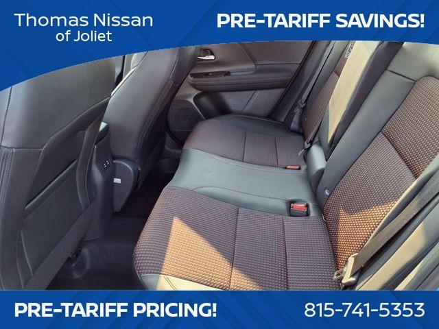 Photo of 2025 2t Ice Blk Roof Nissan Kicks