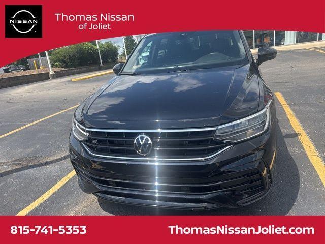 Photo of 2024 Deep Black Pearl Effect Volkswagen Tiguan