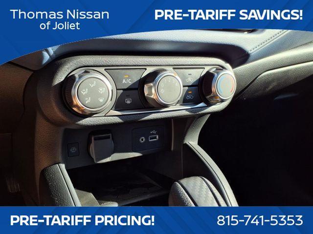 Photo of 2025 Gray Sky Pearl Nissan Versa