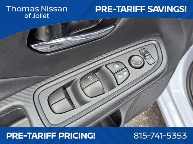 Photo of 2025 Gray Sky Pearl Nissan Versa