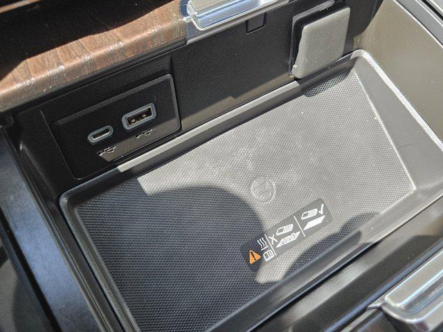 Photo of 2022 Onyx Black GMC Yukon XL