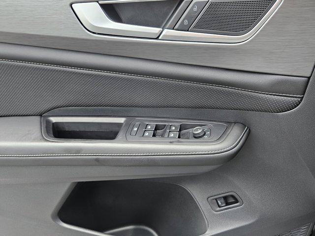 Photo of 2024 Platinum Gray Metallic Volkswagen Atlas Cross Sport
