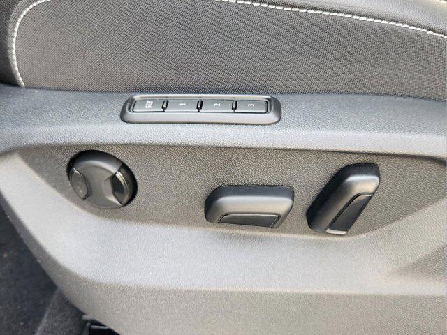 Photo of 2025 Silver Mist Metallic Volkswagen Atlas