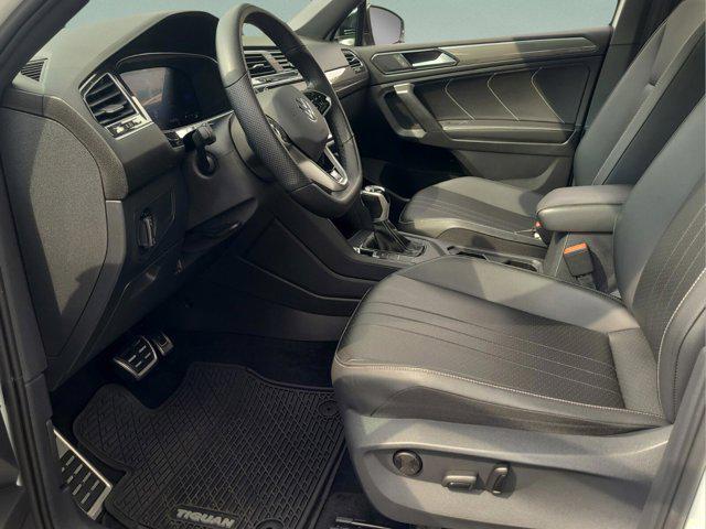Photo of 2023 Opal White Pearl Volkswagen Tiguan