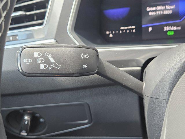 Photo of 2023 Opal White Pearl Volkswagen Tiguan