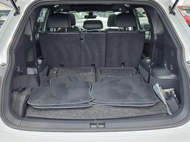 Photo of 2023 Opal White Pearl Volkswagen Tiguan