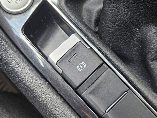 Photo of 2023 Opal White Pearl Volkswagen Tiguan