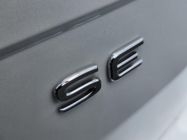 Photo of 2023 Opal White Pearl Volkswagen Tiguan