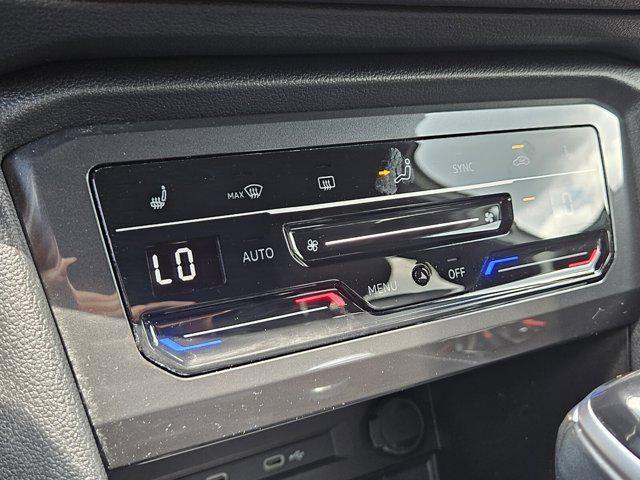 Photo of 2023 Opal White Pearl Volkswagen Tiguan