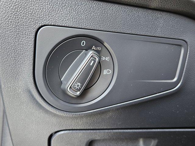 Photo of 2023 Opal White Pearl Volkswagen Tiguan