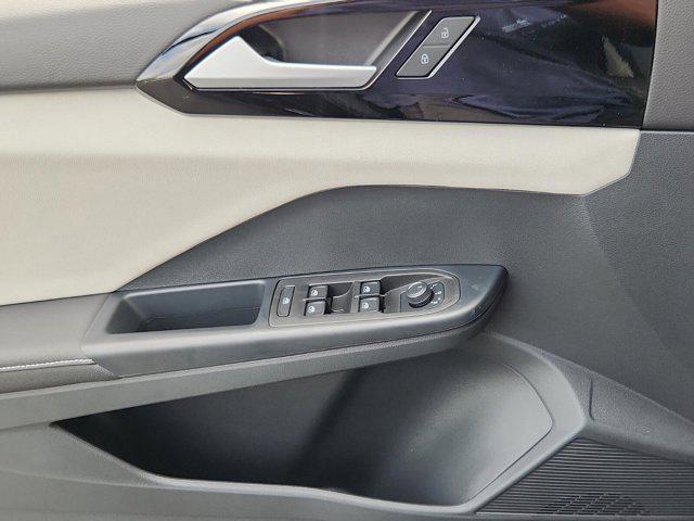 Photo of 2025 Deep Black Pearl Volkswagen Taos