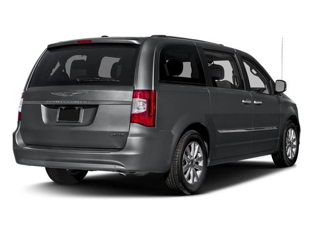 Photo of 2016 Granite Crystal Metallic Clearcoat Chrysler Town & Country