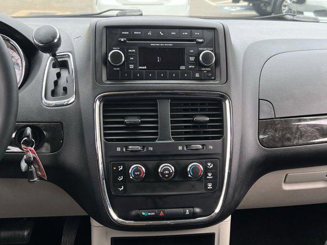 Photo of 2013 True Blue Pearlcoat Dodge Grand Caravan