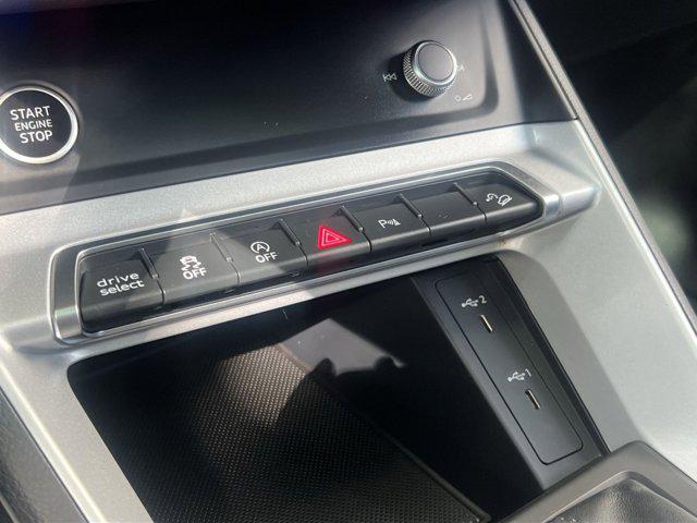 Photo of 2023 Blue Audi Q3
