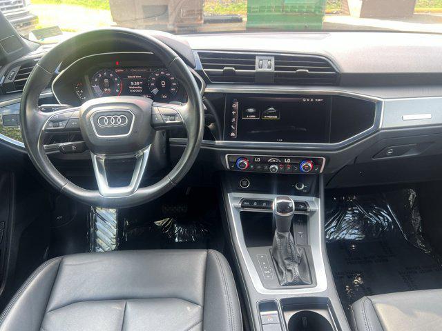 Photo of 2023 Blue Audi Q3