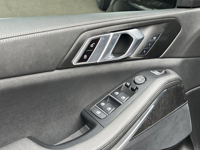 Photo of 2022 Black Sapphire Metallic BMW X5 PHEV
